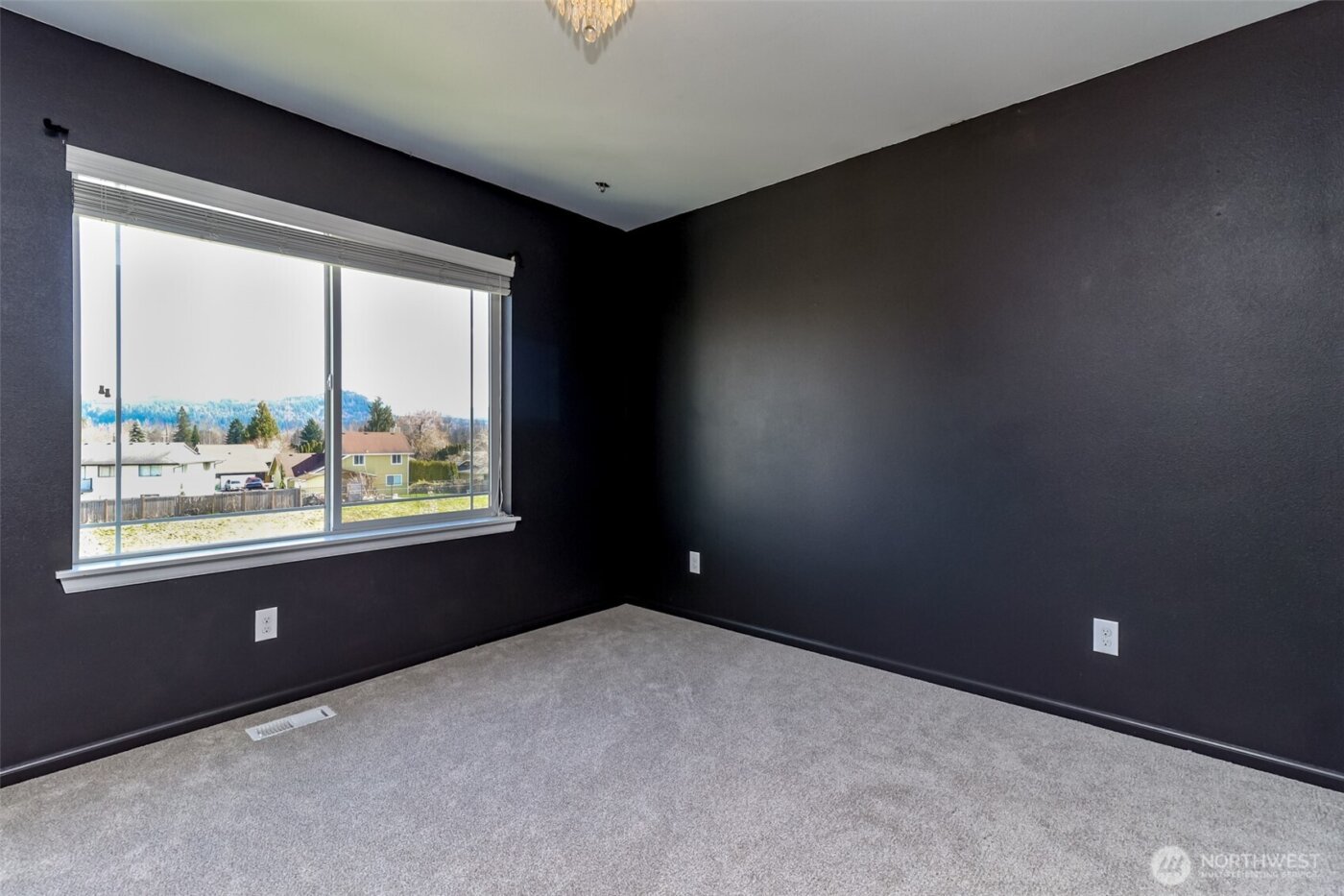 650 McKinley Street , Enumclaw, WA 98022