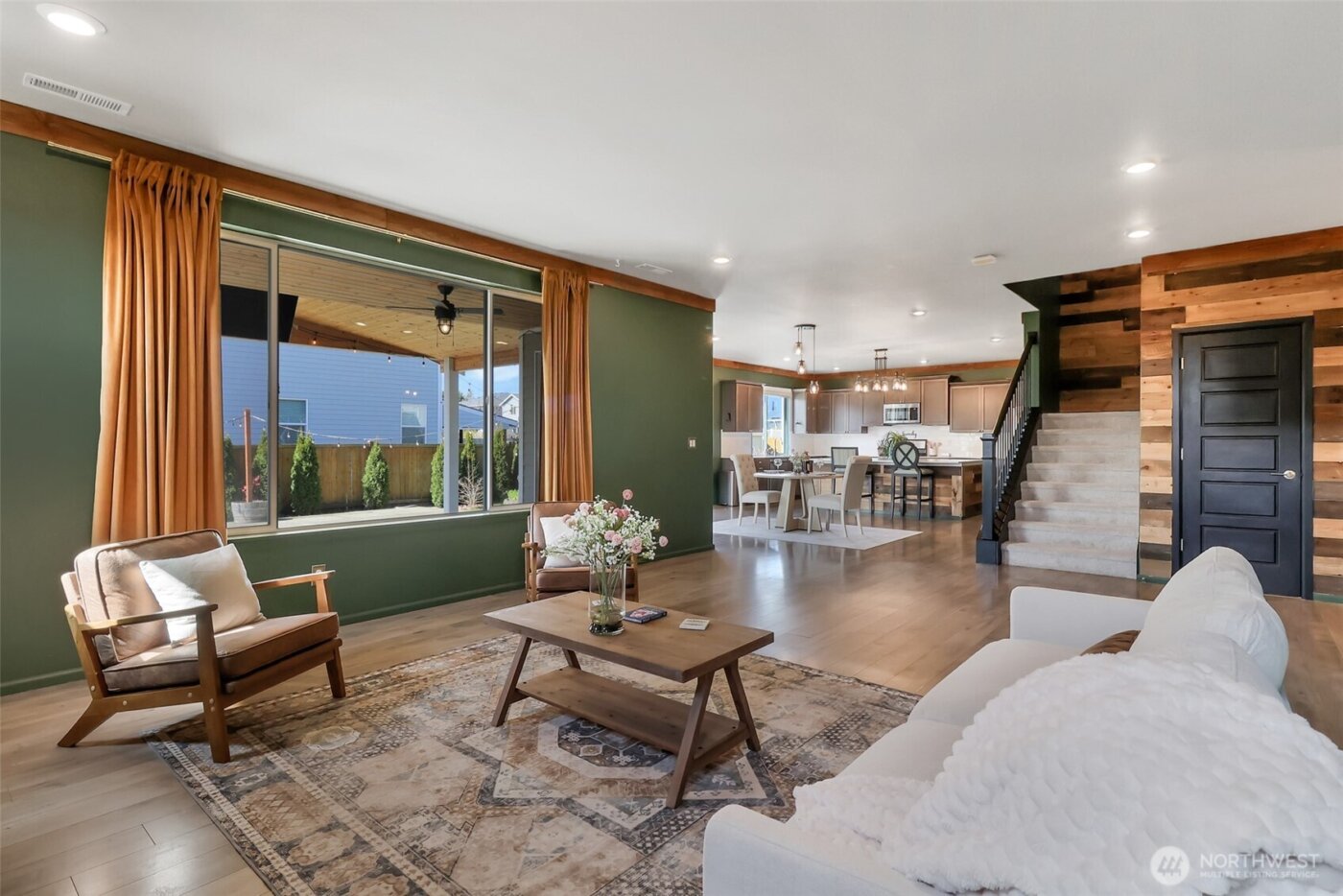 650 McKinley Street , Enumclaw, WA 98022