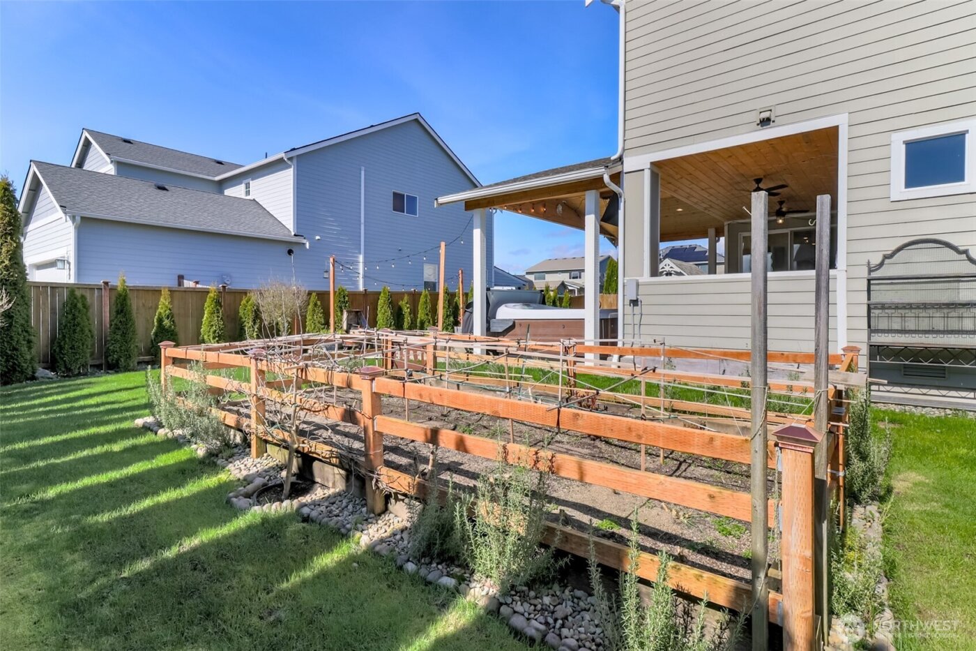 650 McKinley Street , Enumclaw, WA 98022