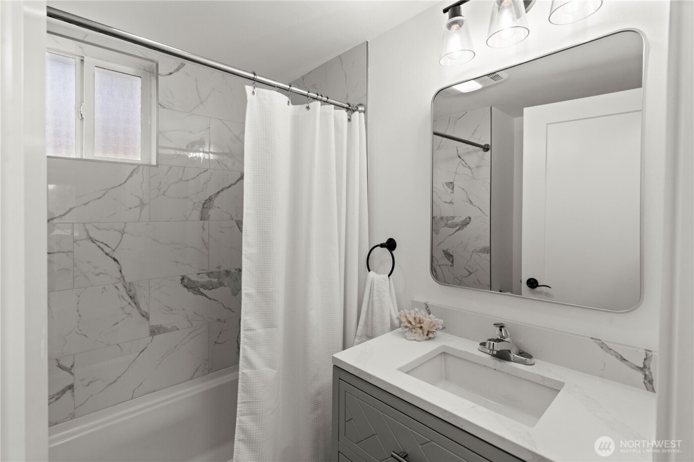 5518 39th Avenue S, Seattle, WA 98118