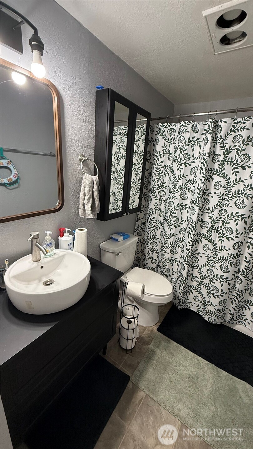 17123 E 6th Avenue Ct , Spanaway, WA 98387