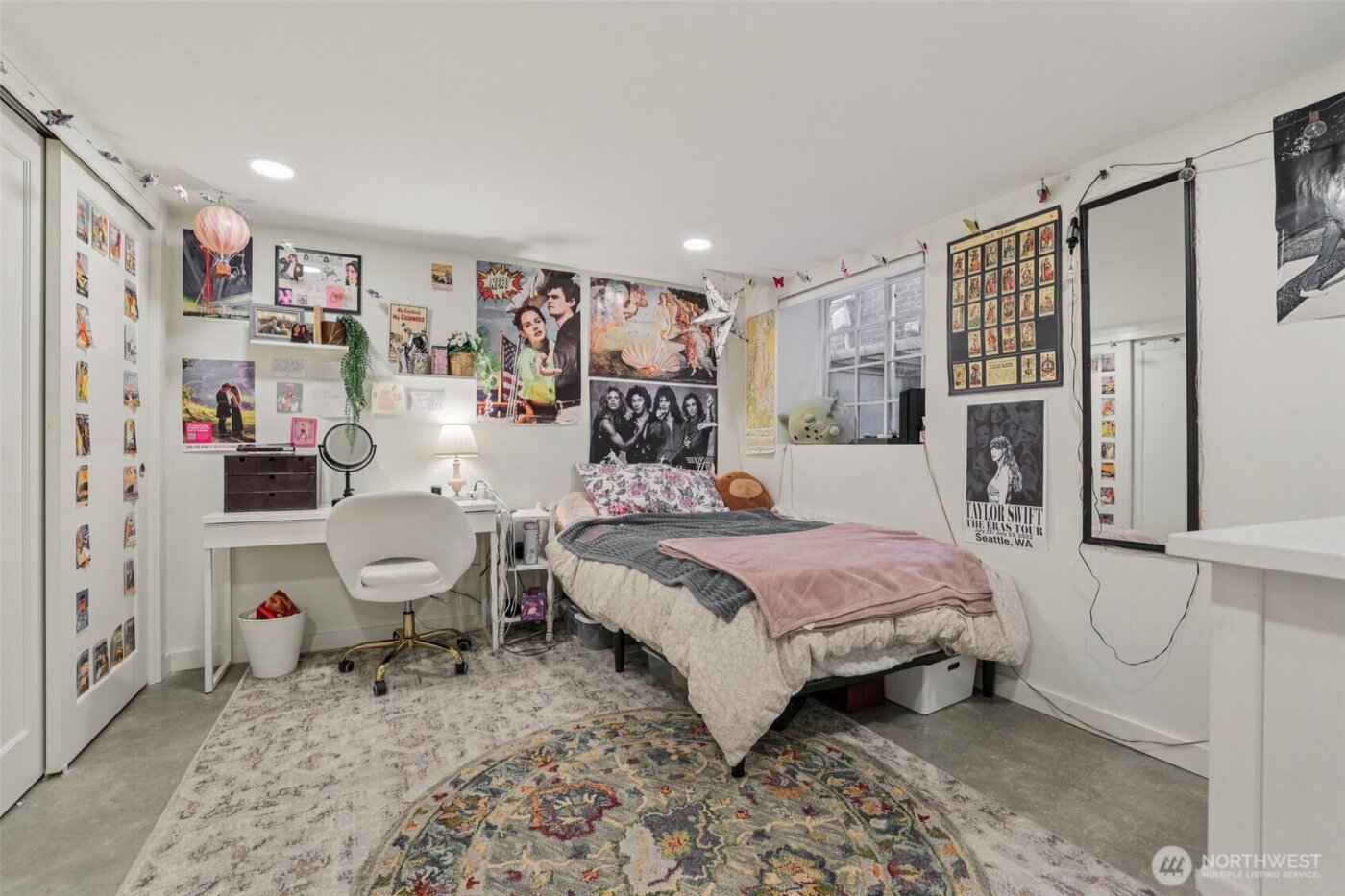 5230 16th Avenue NE, Seattle, WA 98105