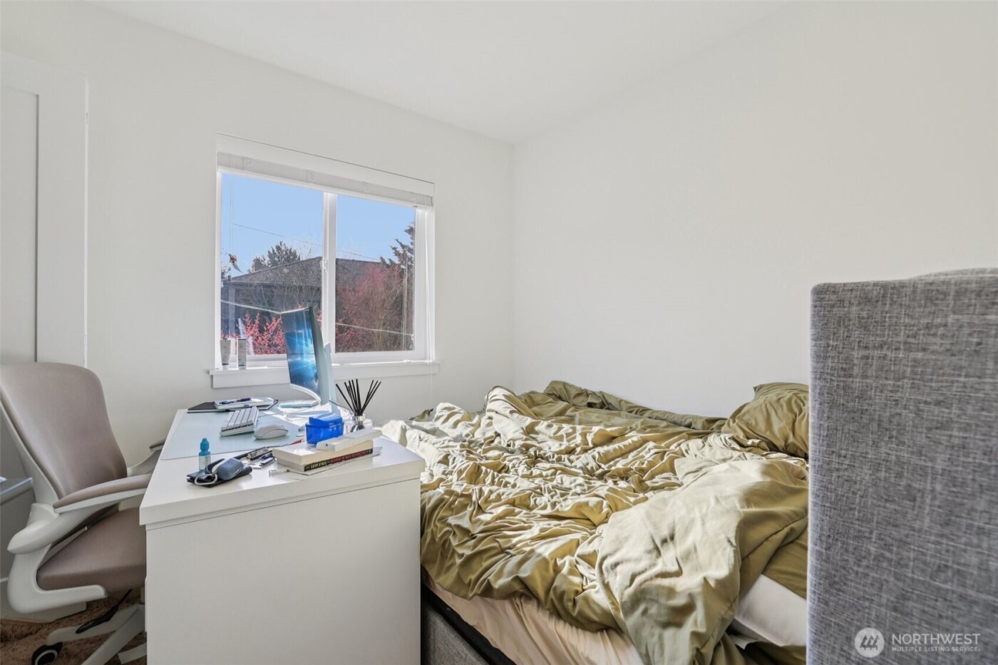 5230 16th Avenue NE, Seattle, WA 98105