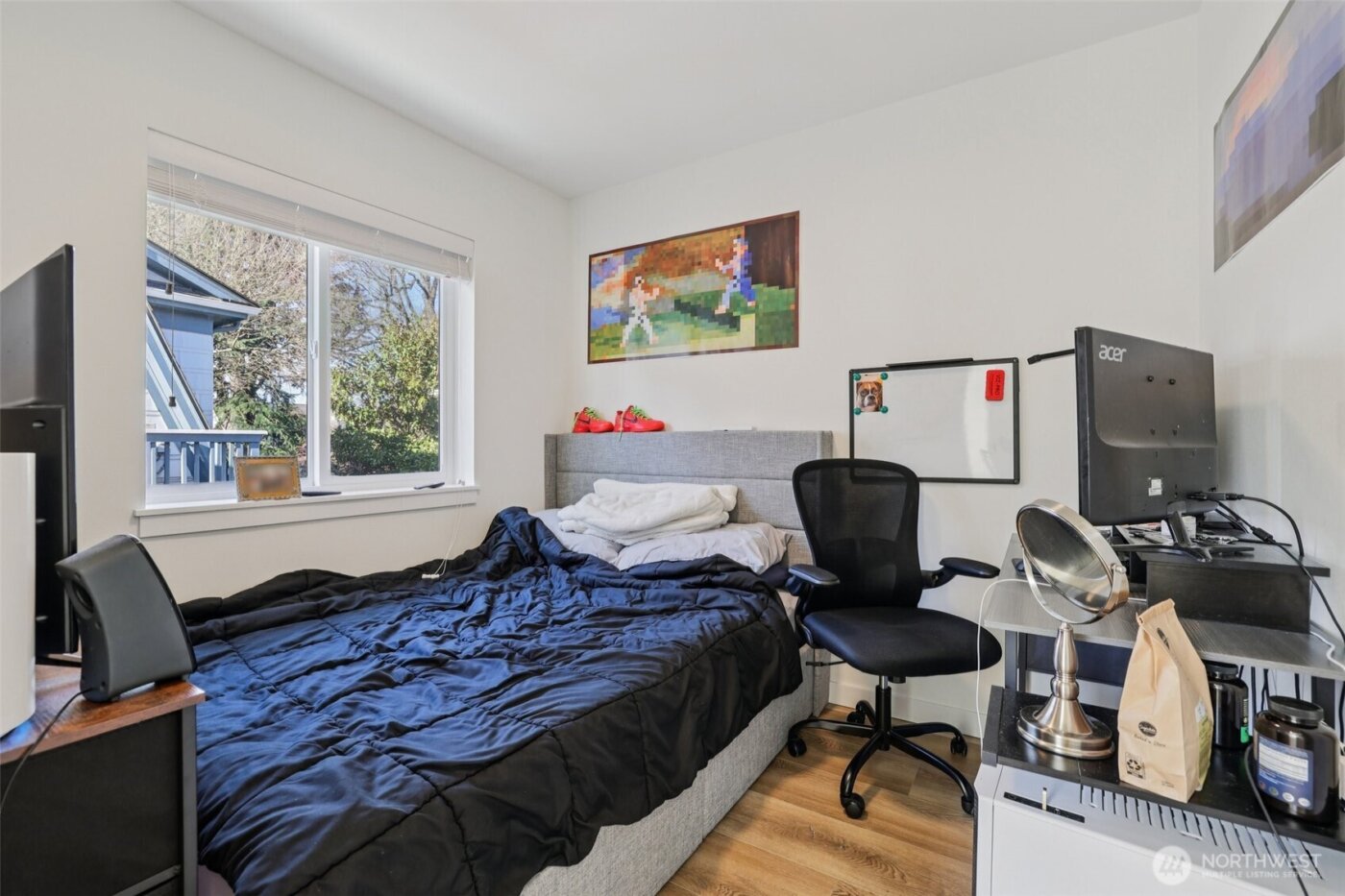 5230 16th Avenue NE, Seattle, WA 98105