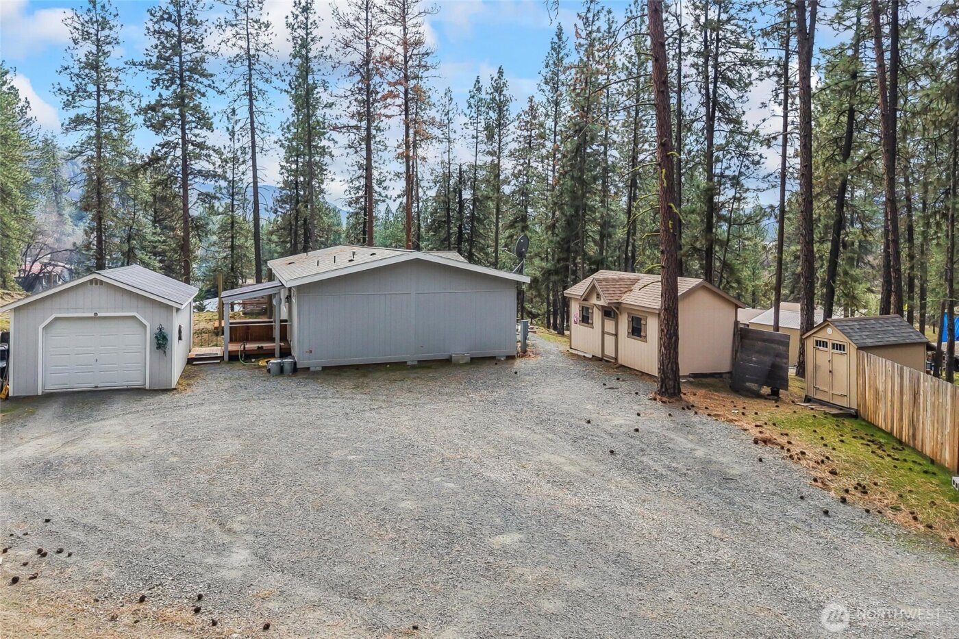 1477 D College Lane , Kettle Falls, WA 99141