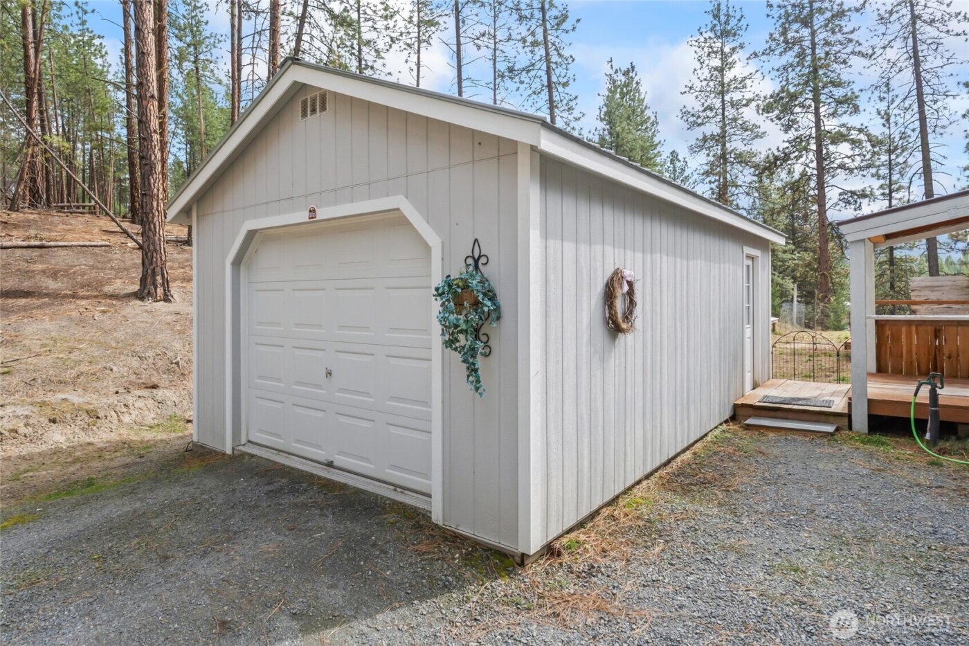 1477 D College Lane , Kettle Falls, WA 99141