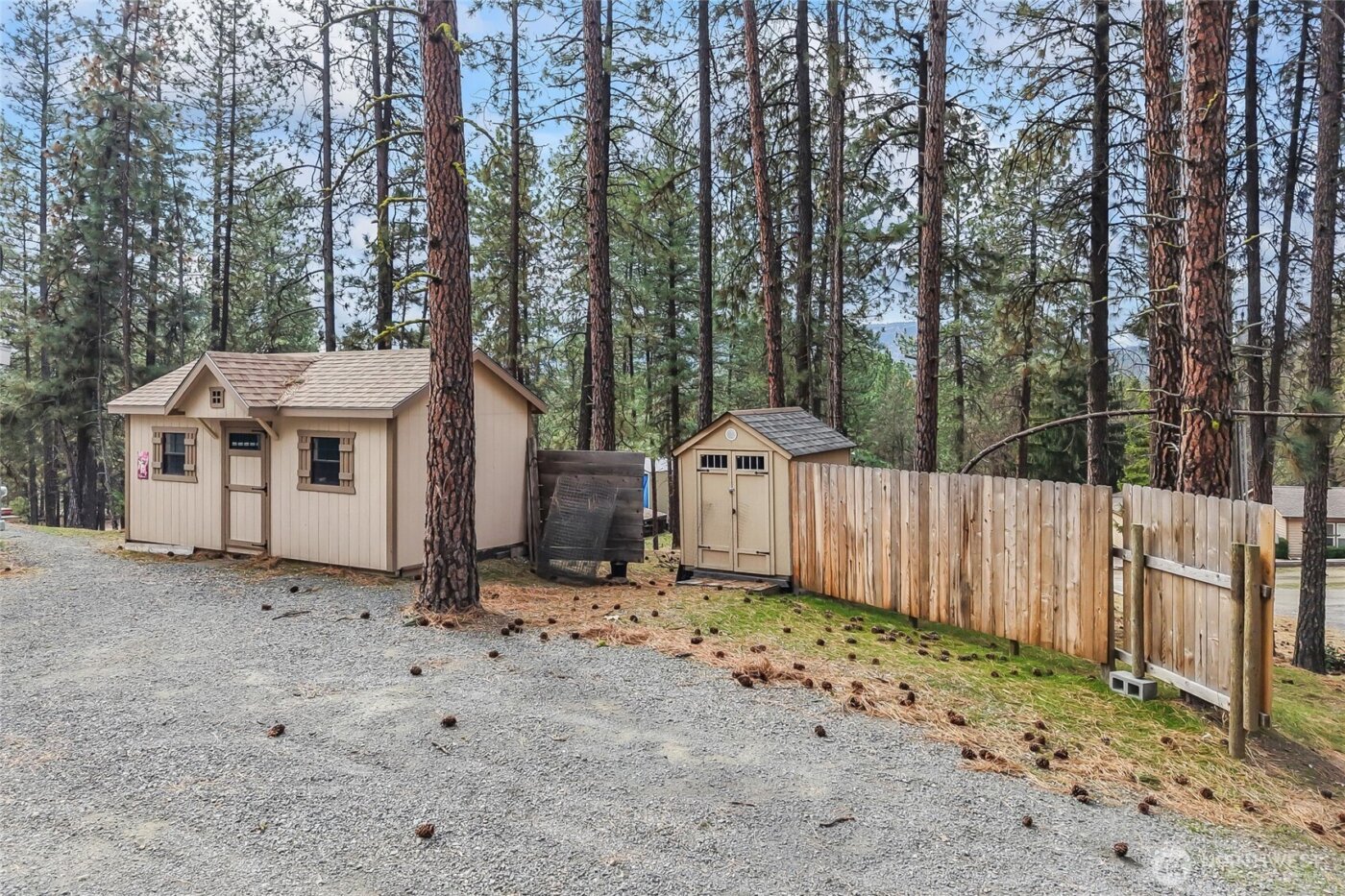 1477 D College Lane , Kettle Falls, WA 99141