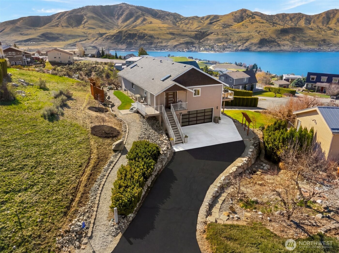 204 Stehekin Way , Chelan, WA 98816