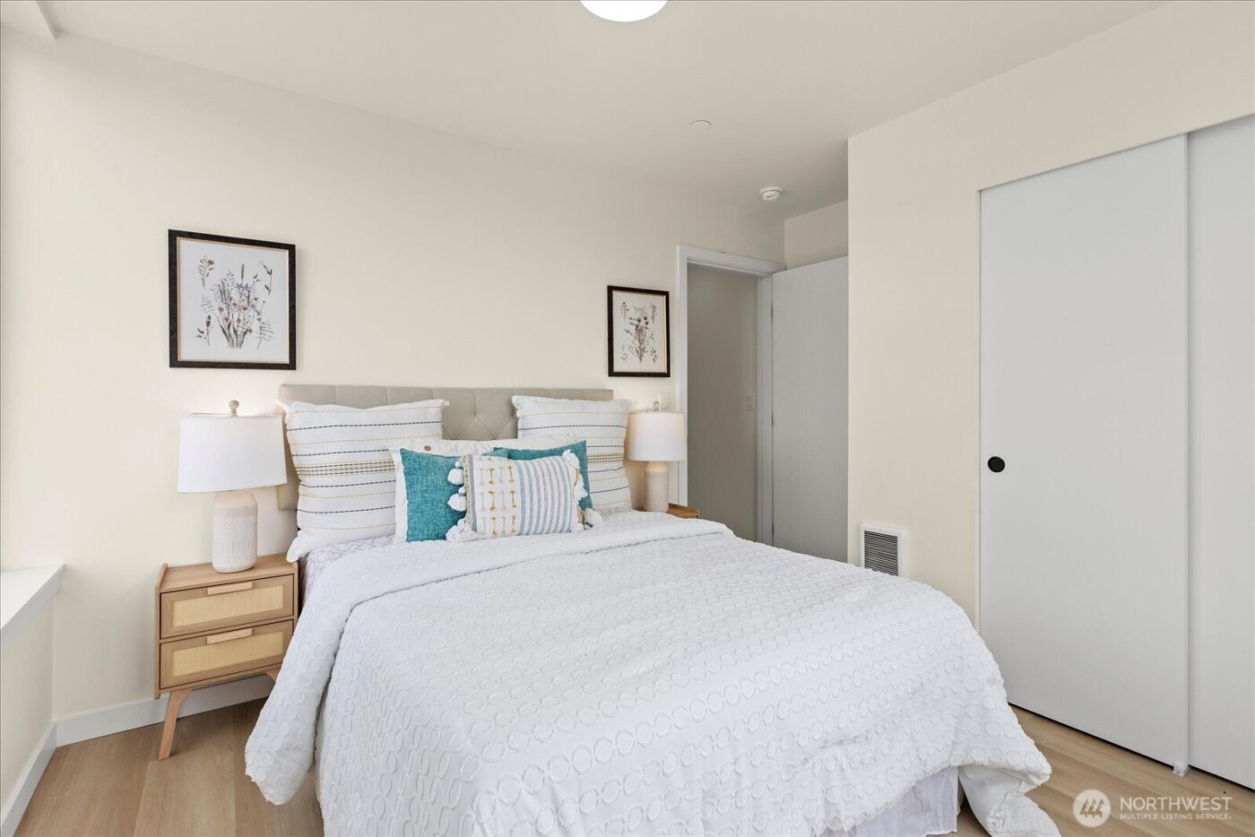 2372 Franklin Avenue E, Seattle, WA 98102