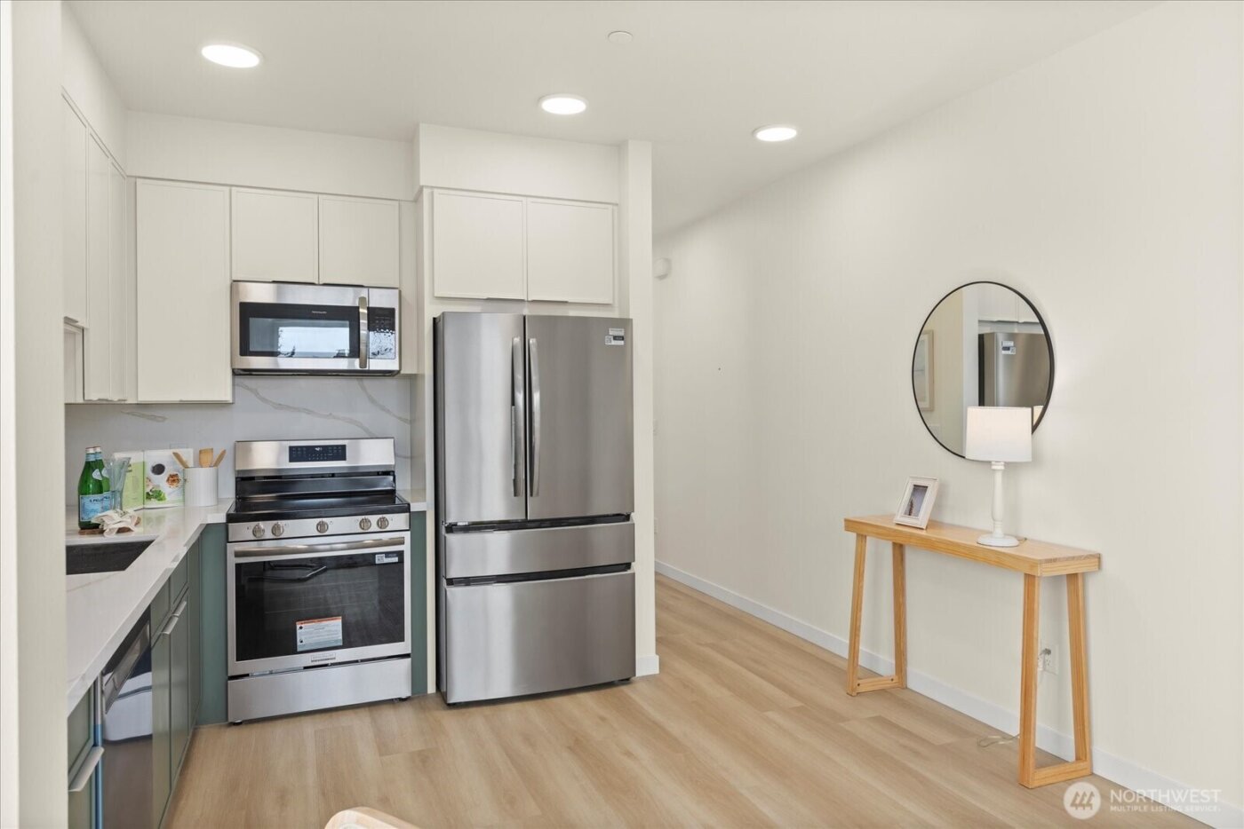 2372 Franklin Avenue E, Seattle, WA 98102