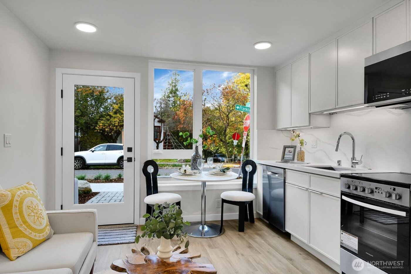 2372 Franklin Avenue E, Seattle, WA 98102