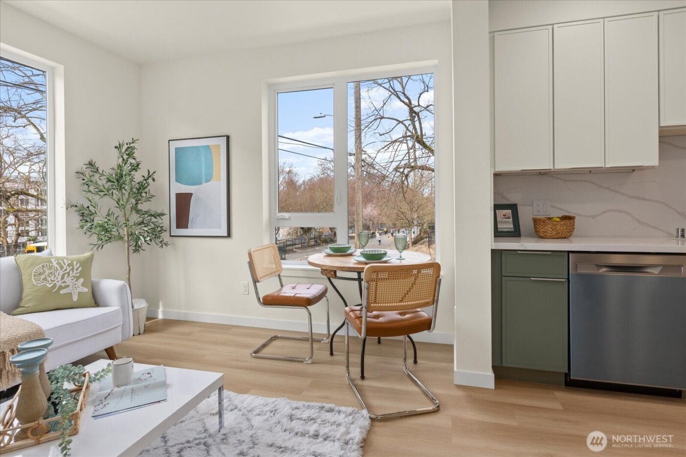 2372 Franklin Avenue E, Seattle, WA 98102