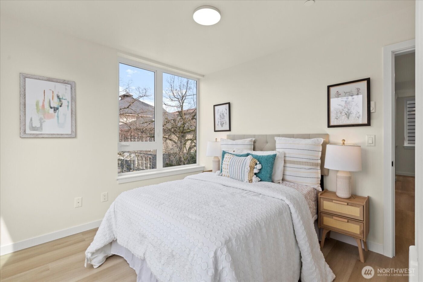 2374 Franklin Avenue E, Seattle, WA 98102