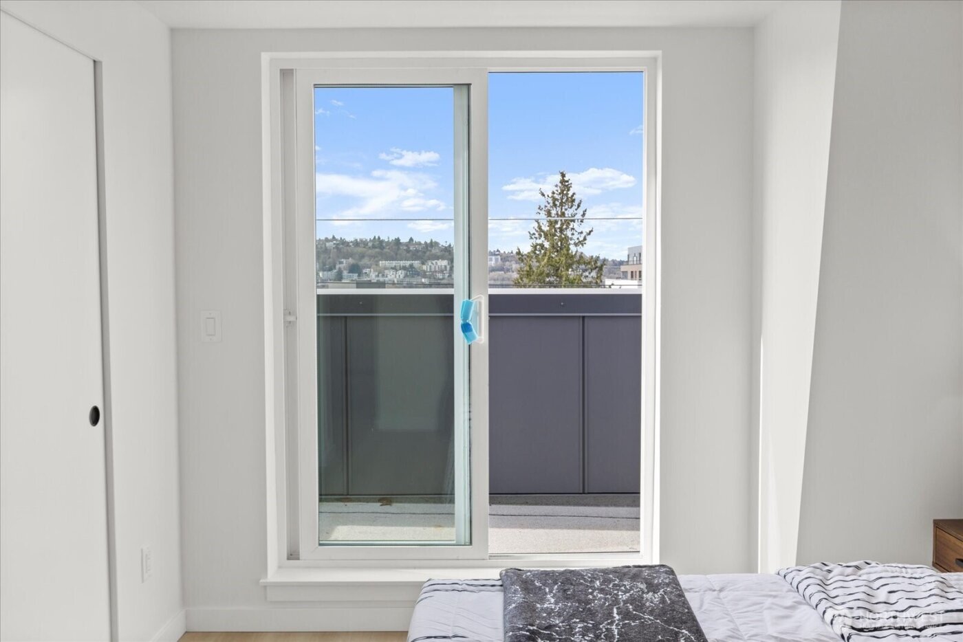 2374 Franklin Avenue E, Seattle, WA 98102