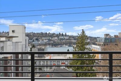 2374 Franklin Avenue E, Seattle, WA 98102 - Photo 30