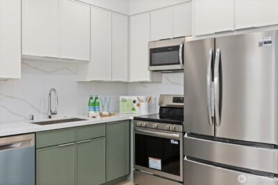 2374 Franklin Avenue E, Seattle, WA 98102 - Photo 5