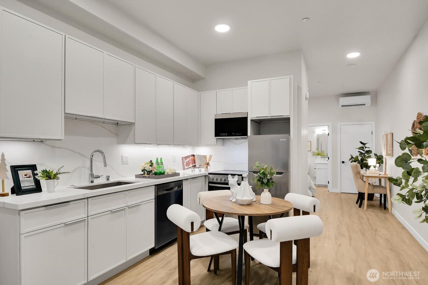 259 E Louisa Street , Seattle, WA 98102