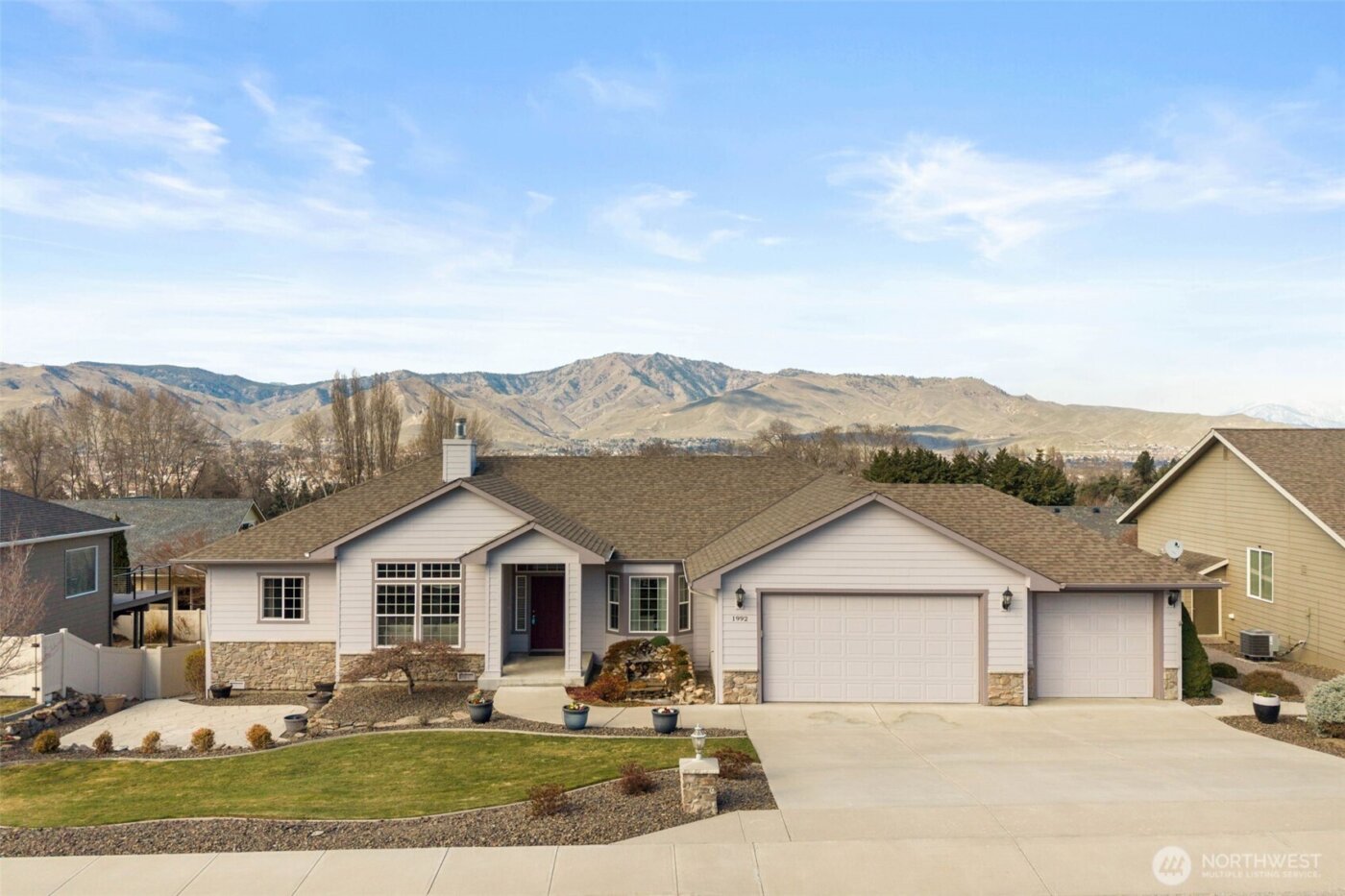 1992 Stoneridge Drive , East Wenatchee, WA 98802