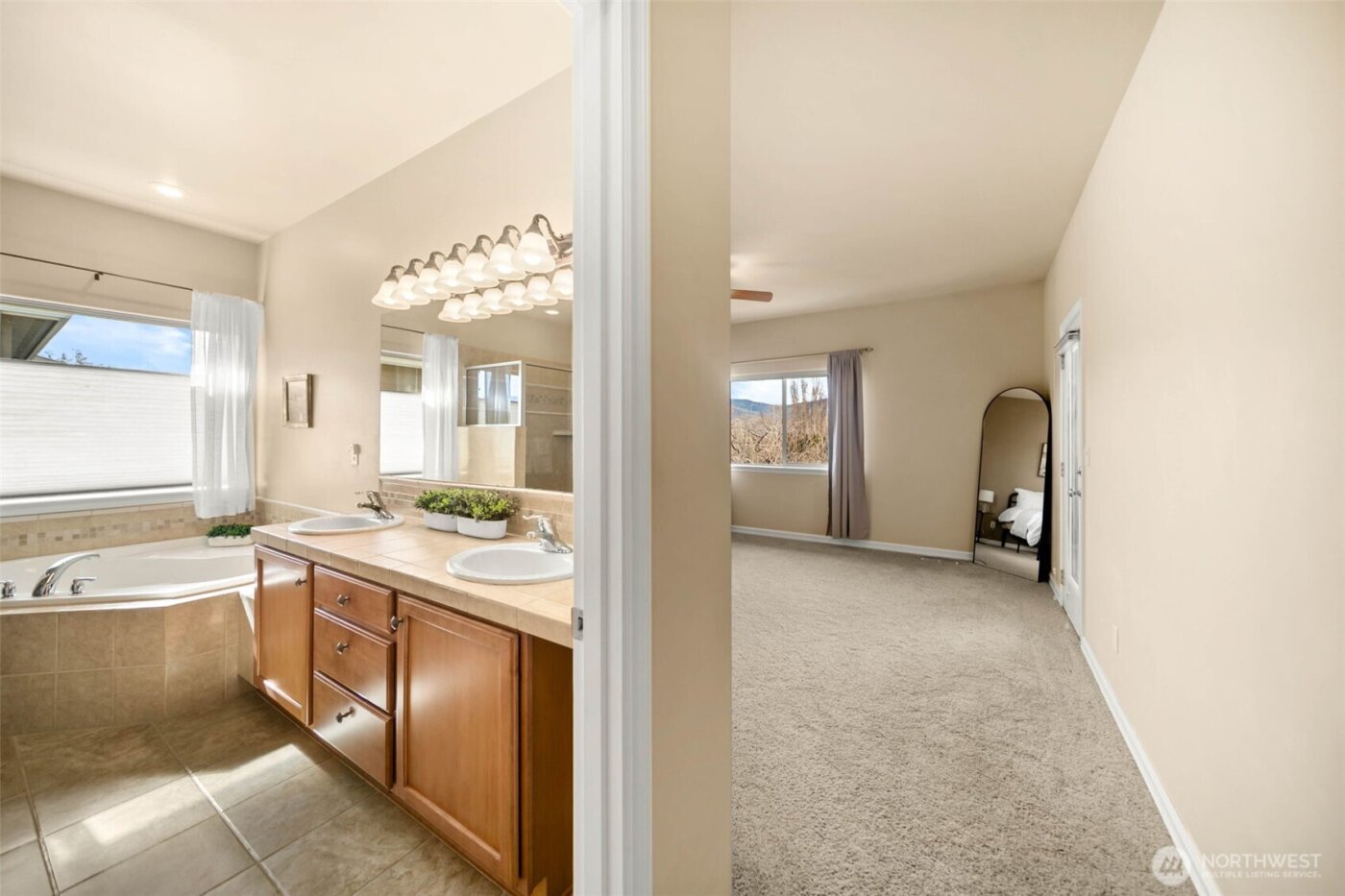 1992 Stoneridge Drive , East Wenatchee, WA 98802