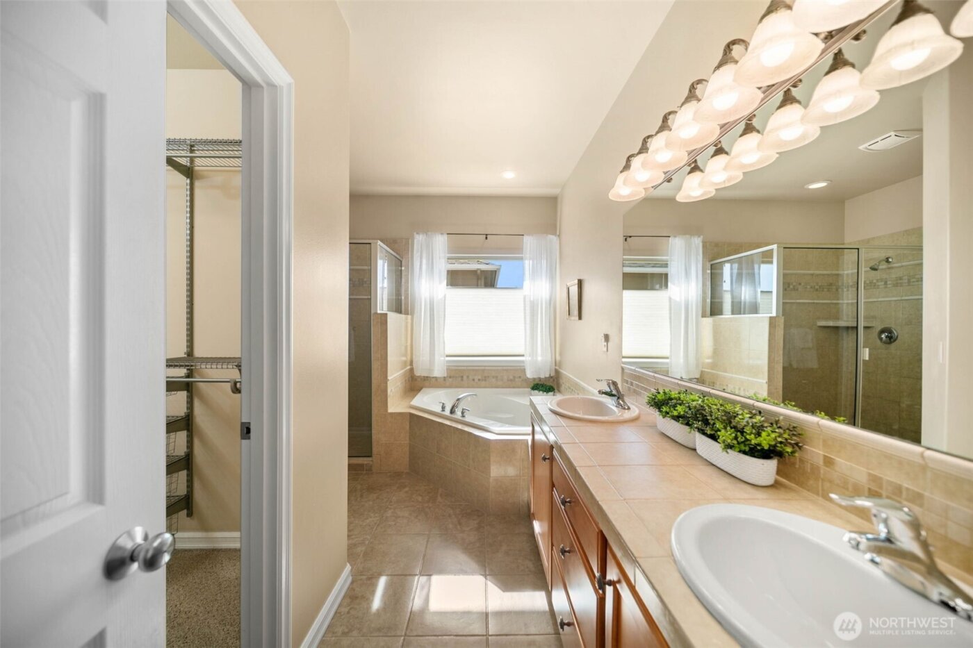 1992 Stoneridge Drive , East Wenatchee, WA 98802