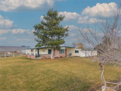 3416 Road 20 NE, Soap Lake, WA 98851