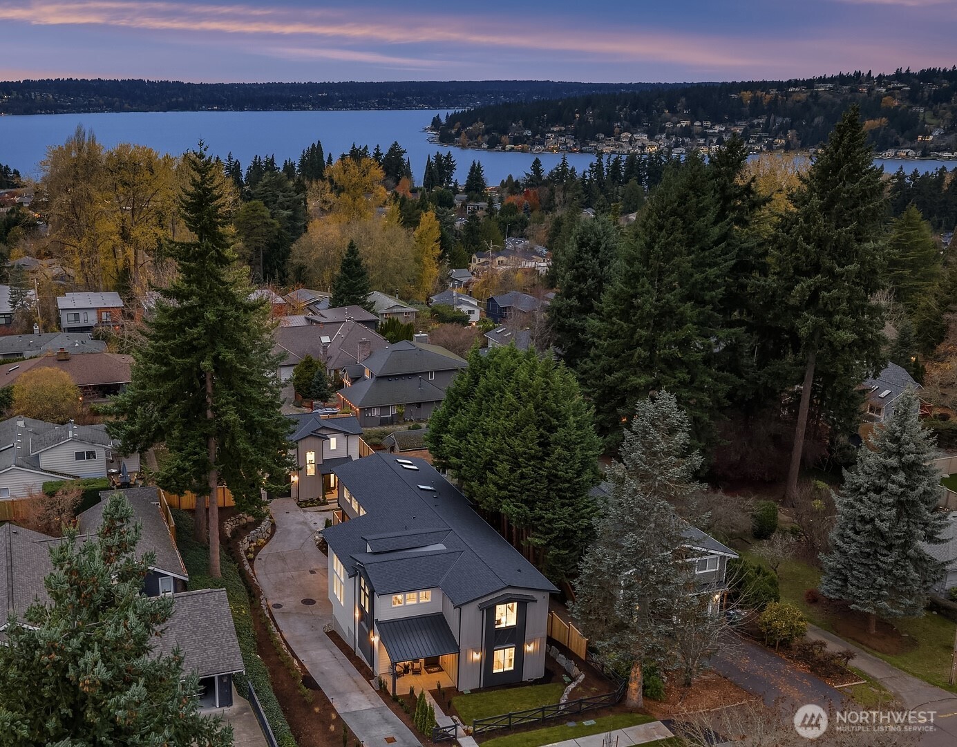 1813 A 3rd Street , Kirkland, WA 98033