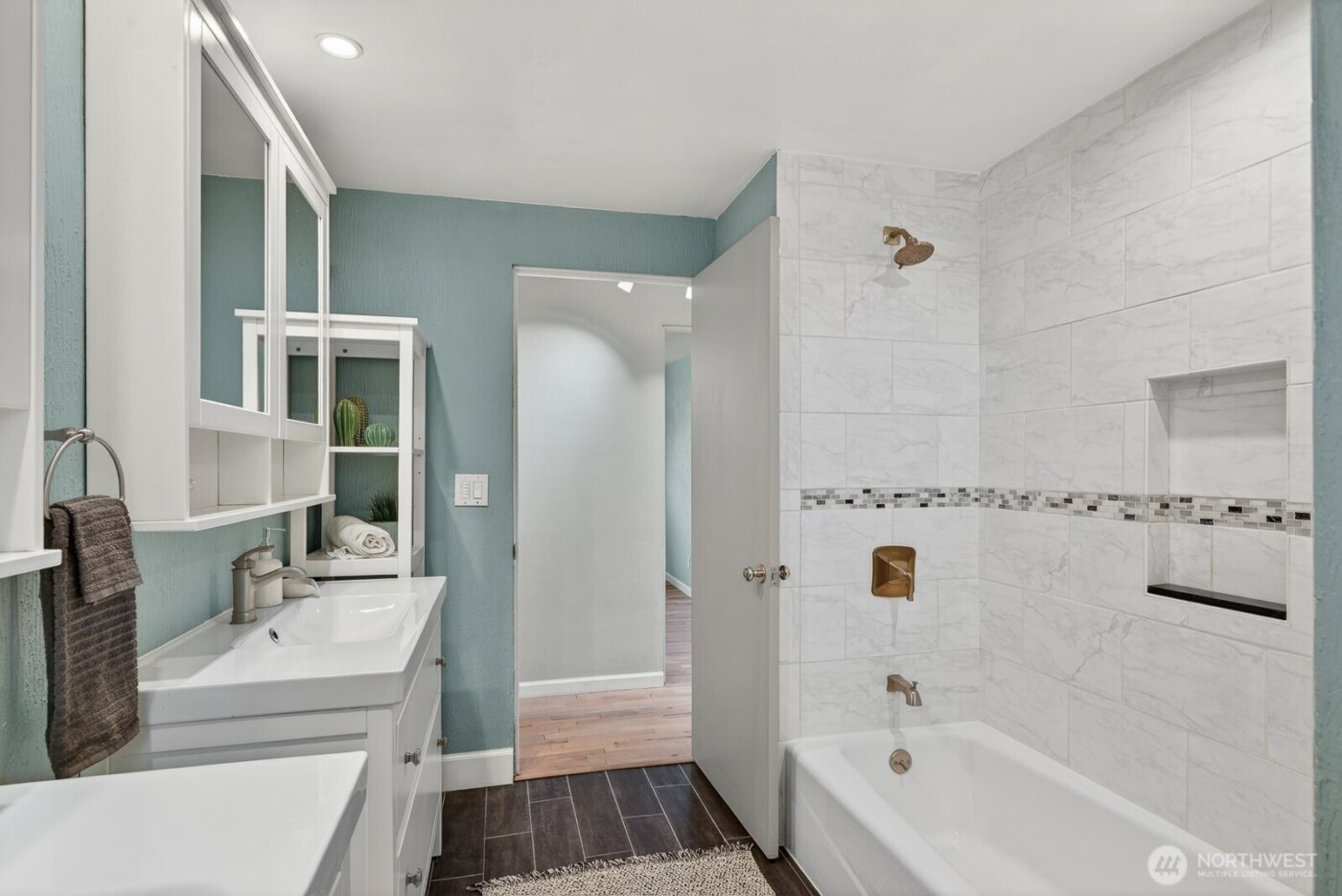 1500 E Fairhaven Avenue , Burlington, WA 98233