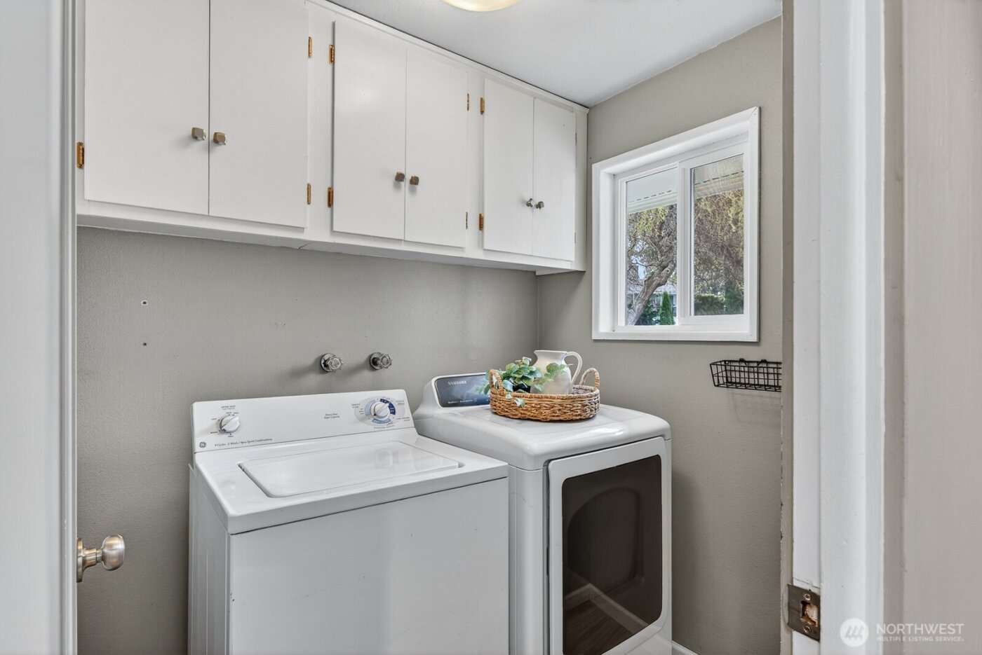 1500 E Fairhaven Avenue , Burlington, WA 98233