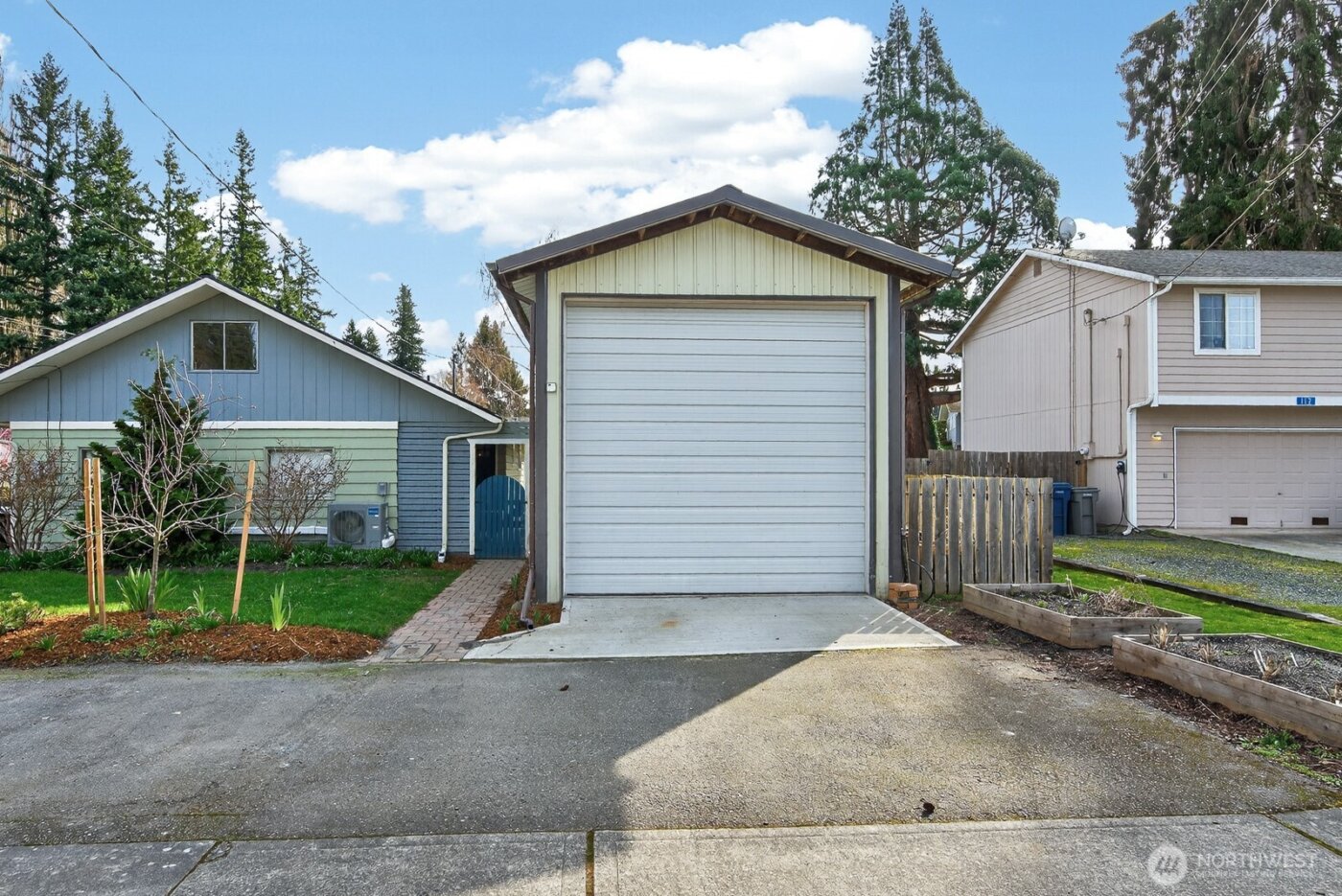 1500 E Fairhaven Avenue , Burlington, WA 98233