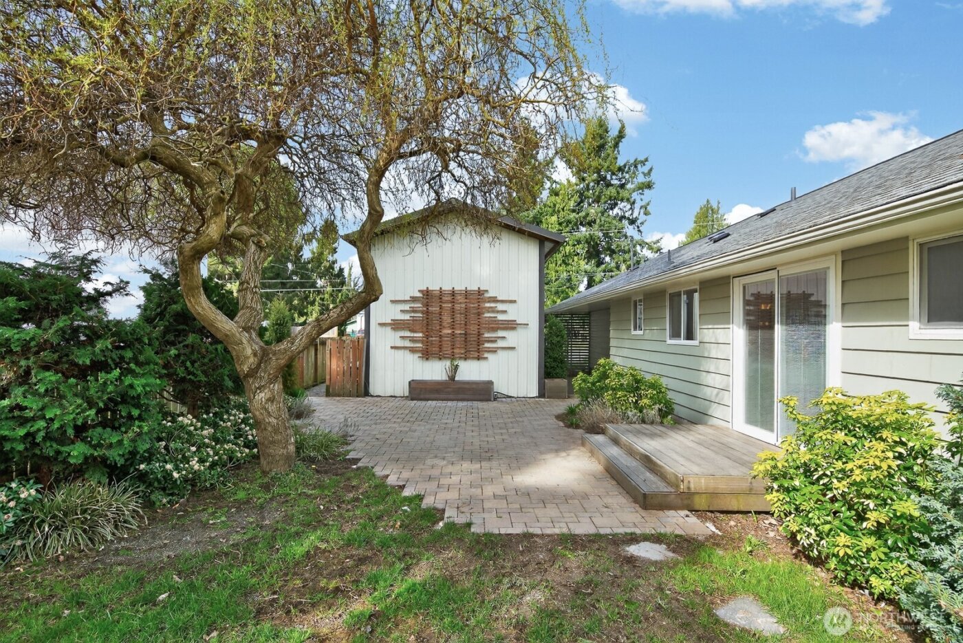 1500 E Fairhaven Avenue , Burlington, WA 98233