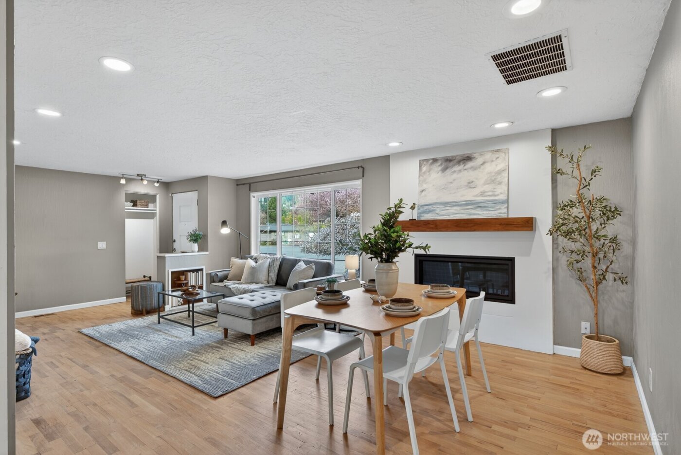 1500 E Fairhaven Avenue , Burlington, WA 98233