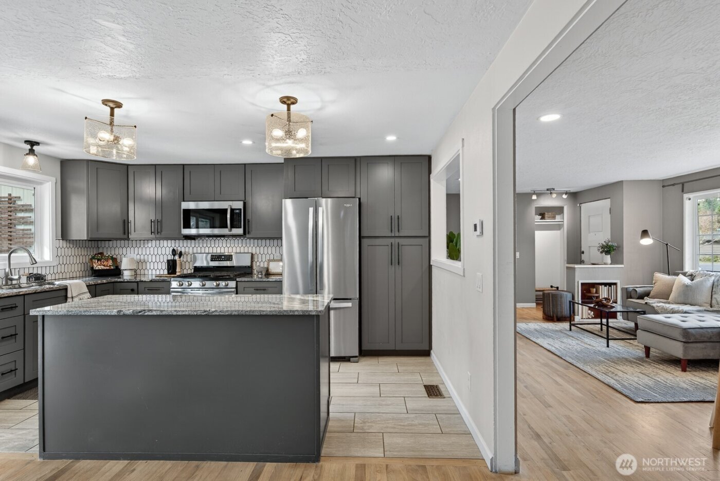 1500 E Fairhaven Avenue , Burlington, WA 98233