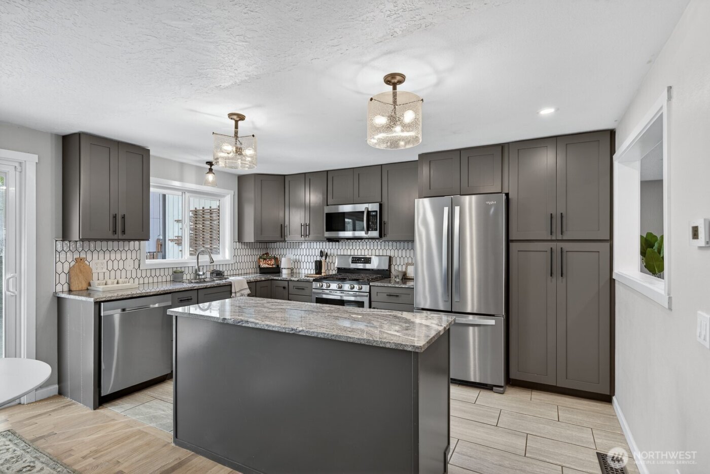 1500 E Fairhaven Avenue , Burlington, WA 98233