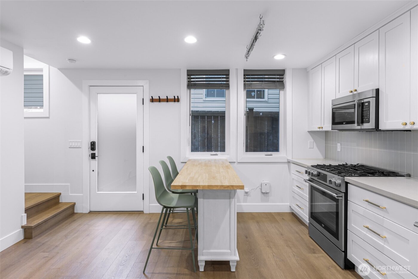 341 NW 90th Street #B, Seattle, WA 98117