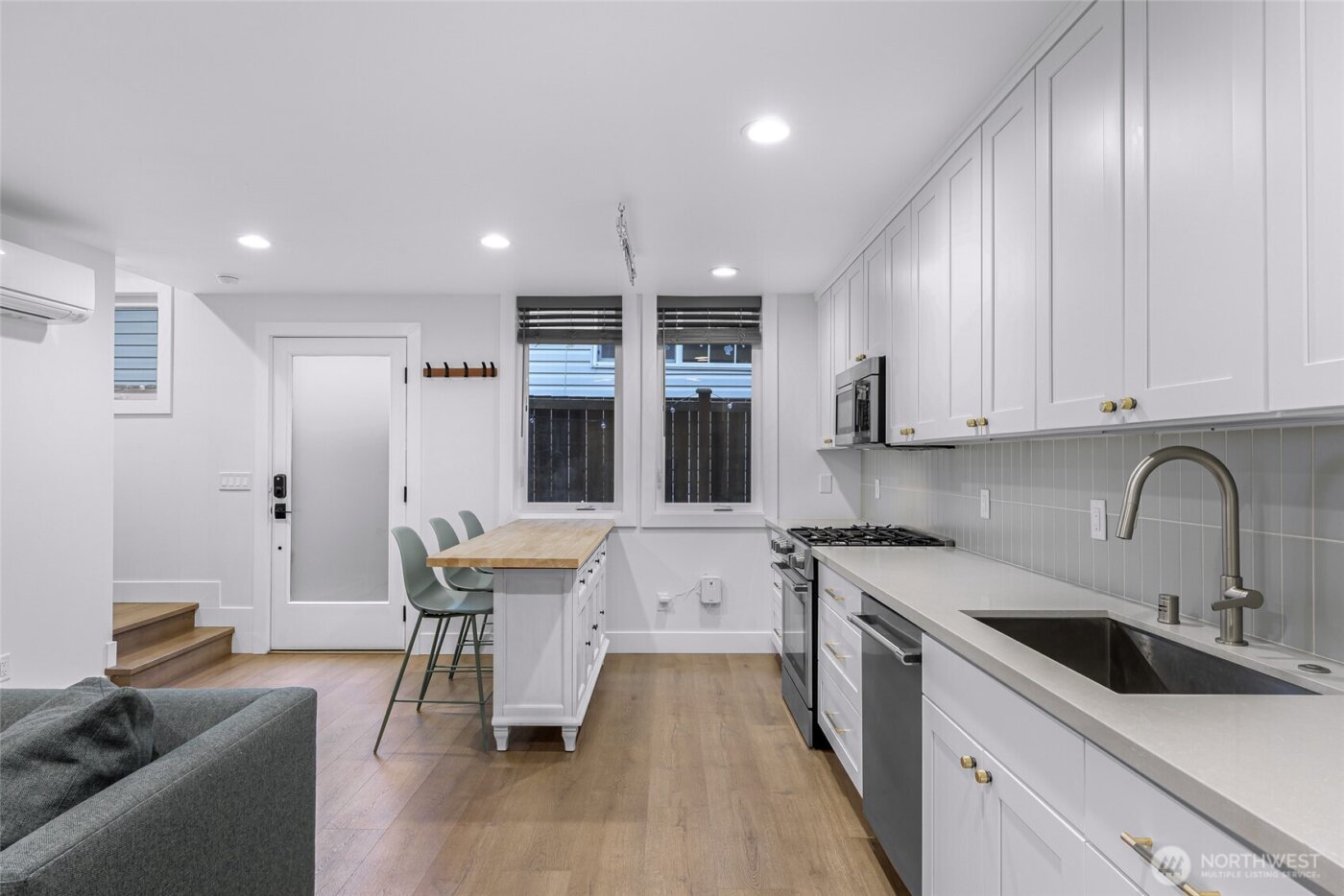 341 NW 90th Street #B, Seattle, WA 98117