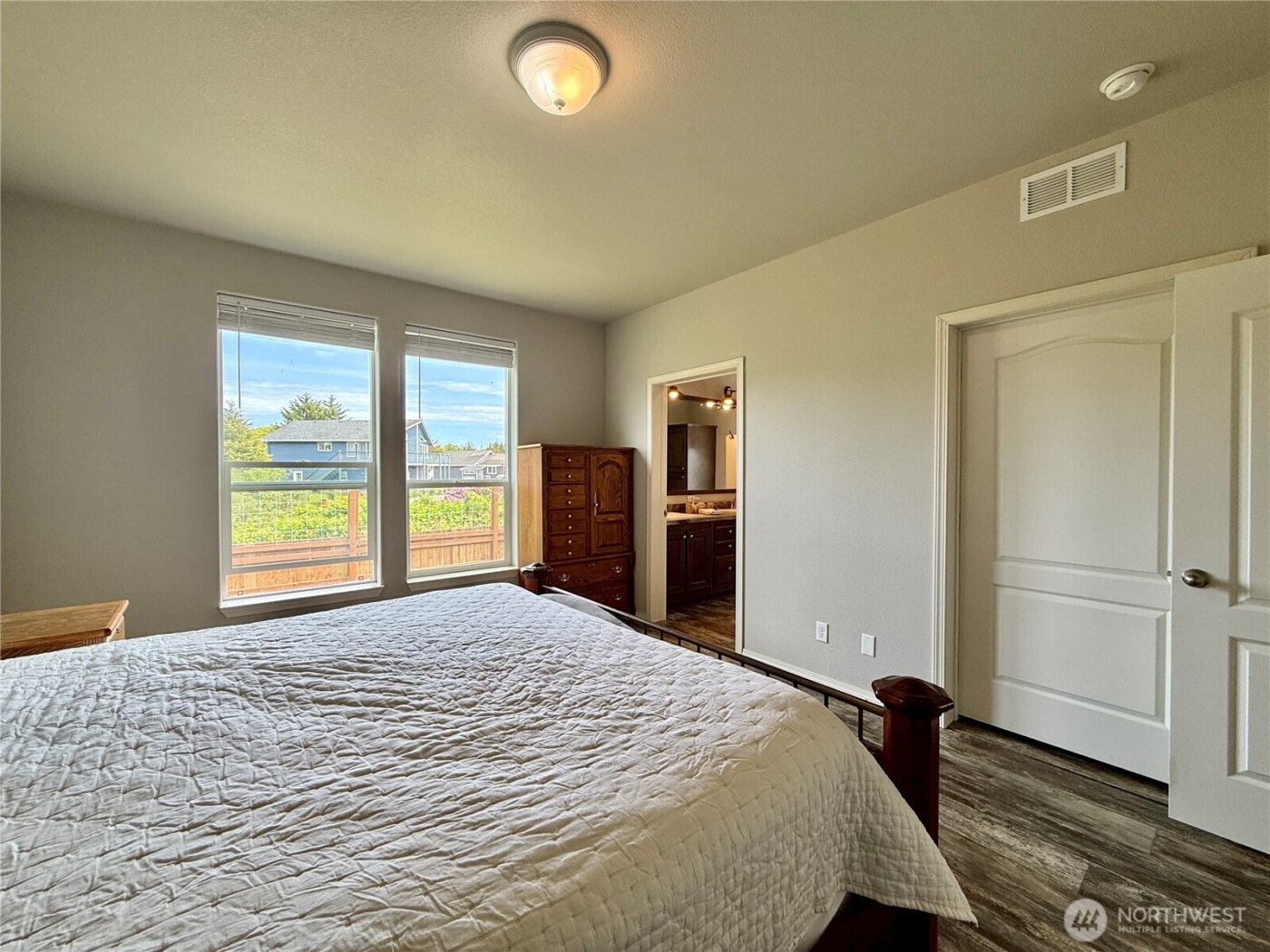 642 Weatherwax Loop NE, Ocean Shores, WA 98569