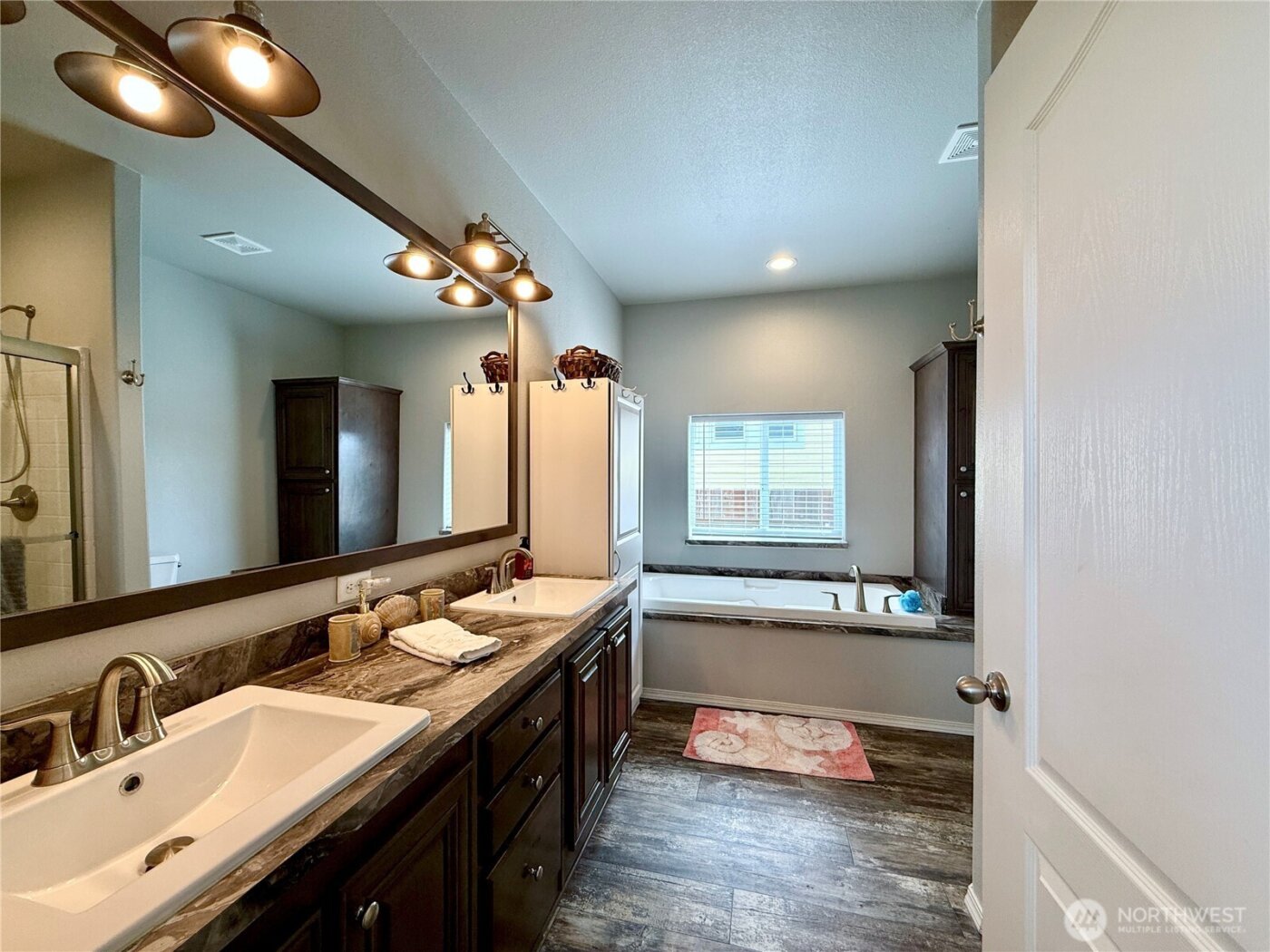 642 Weatherwax Loop NE, Ocean Shores, WA 98569