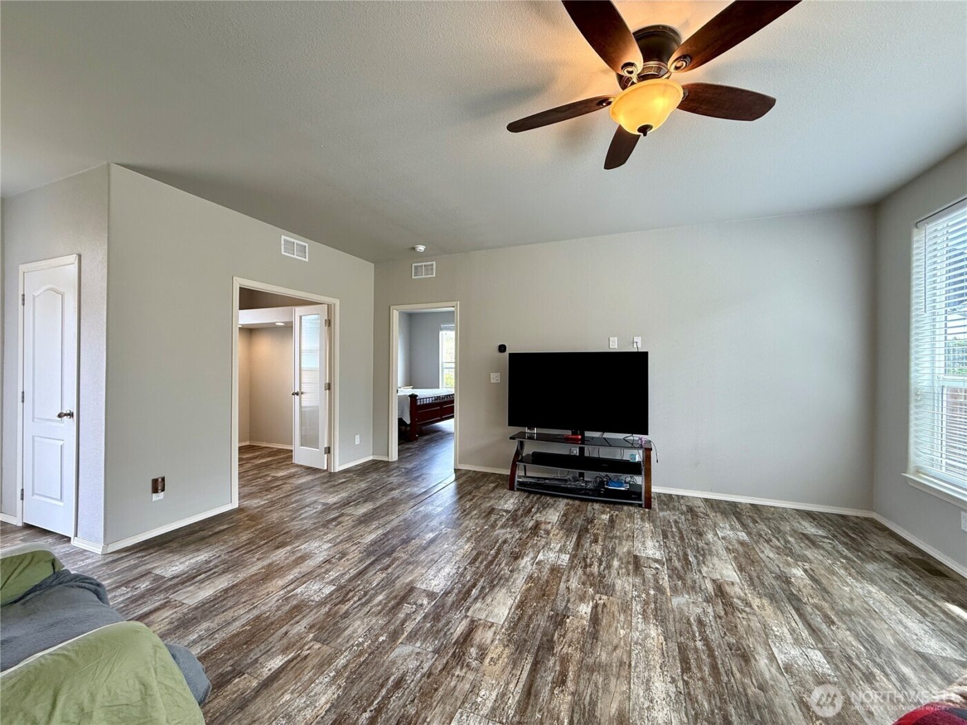 642 Weatherwax Loop NE, Ocean Shores, WA 98569