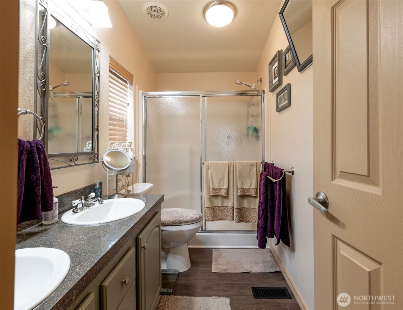 600 NE Lincoln Road #4, Poulsbo, WA 98370