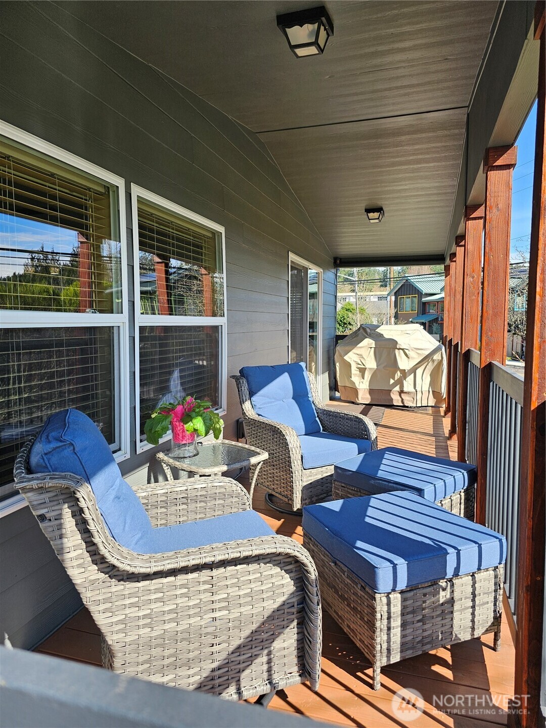 600 NE Lincoln Road #4, Poulsbo, WA 98370