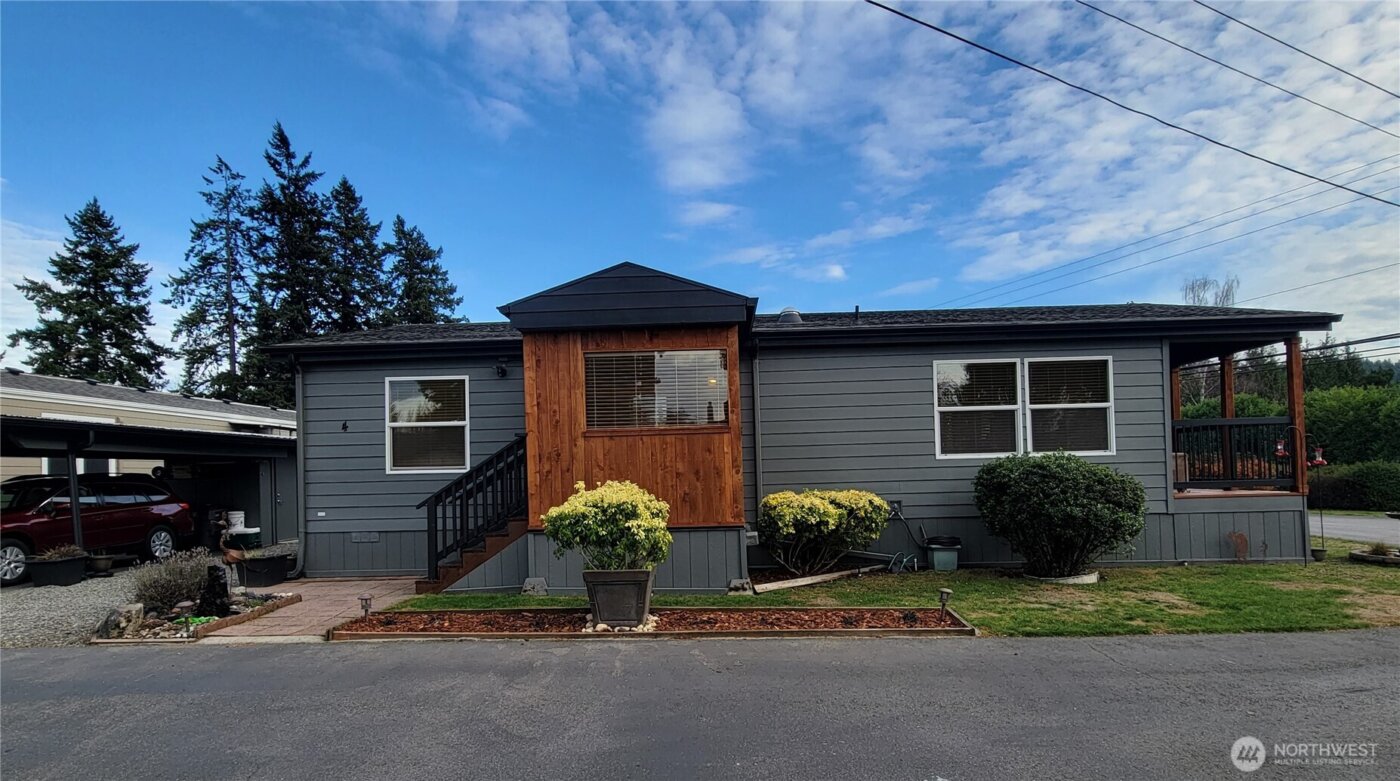 600 NE Lincoln Road #4, Poulsbo, WA 98370