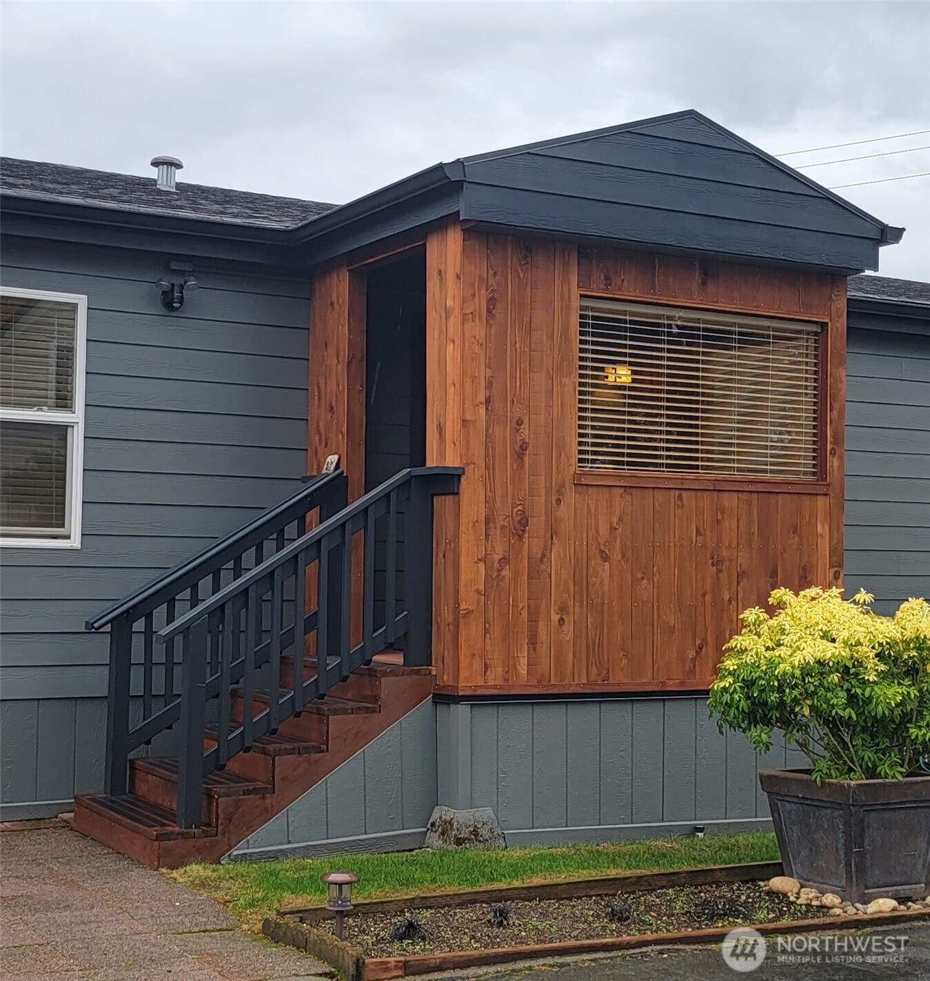 600 NE Lincoln Road #4, Poulsbo, WA 98370