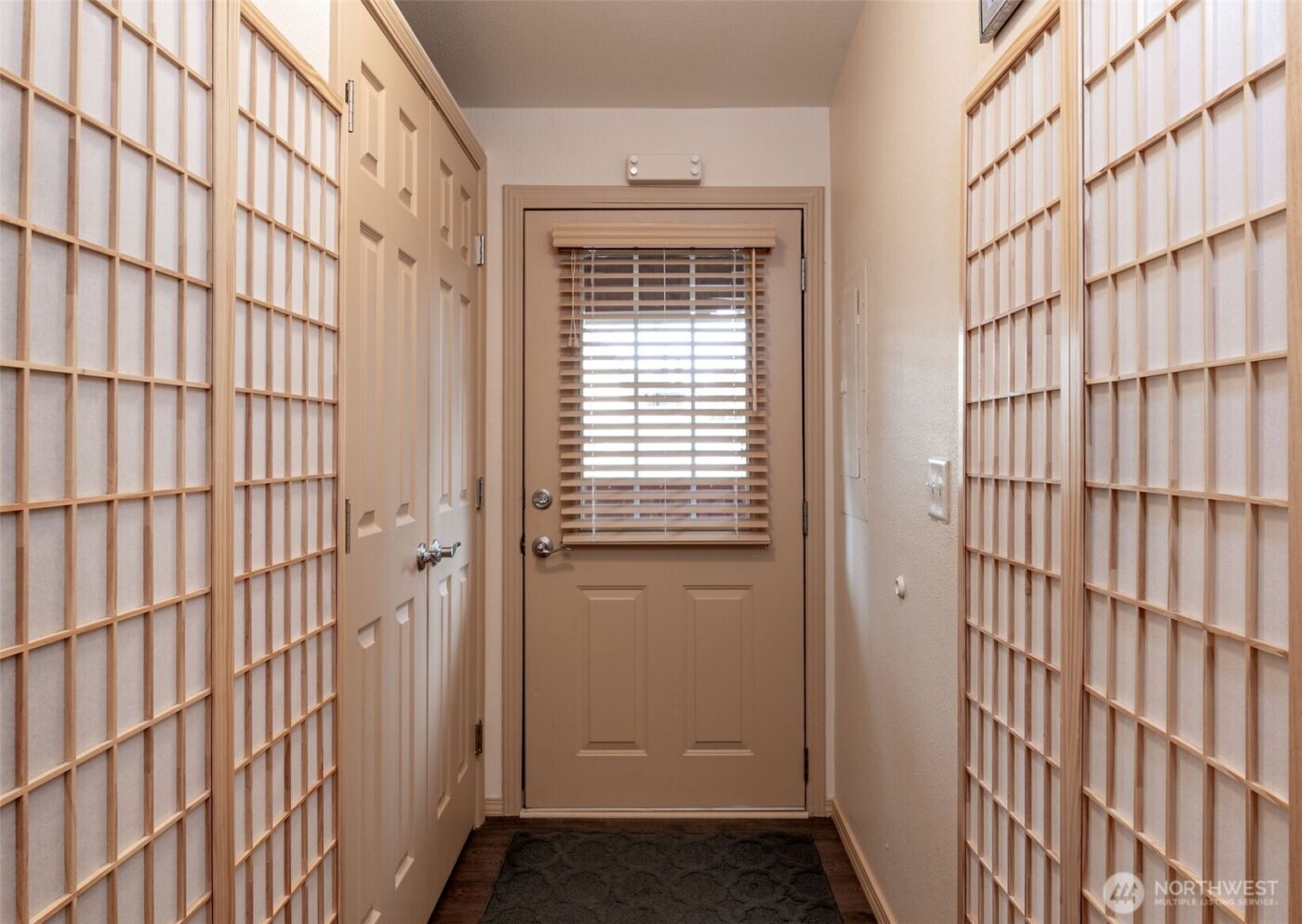 600 NE Lincoln Road #4, Poulsbo, WA 98370