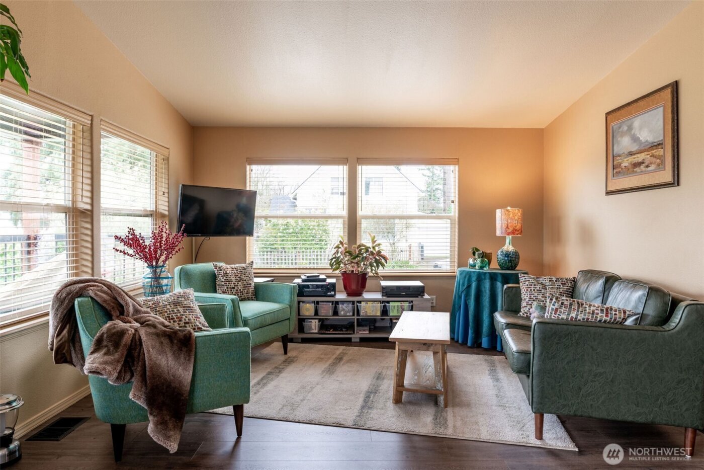 600 NE Lincoln Road #4, Poulsbo, WA 98370