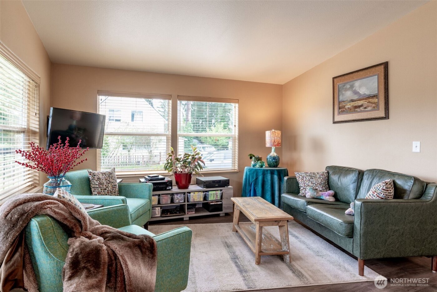 600 NE Lincoln Road #4, Poulsbo, WA 98370