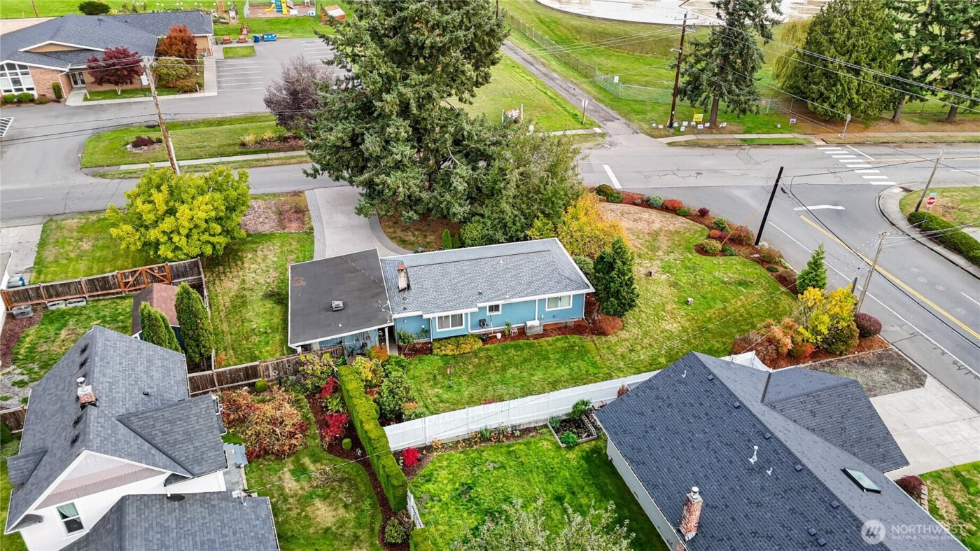 1302 Pine Avenue , Snohomish, WA 98290-1822