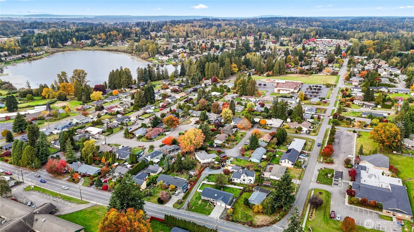 1302 Pine Avenue , Snohomish, WA 98290-1822