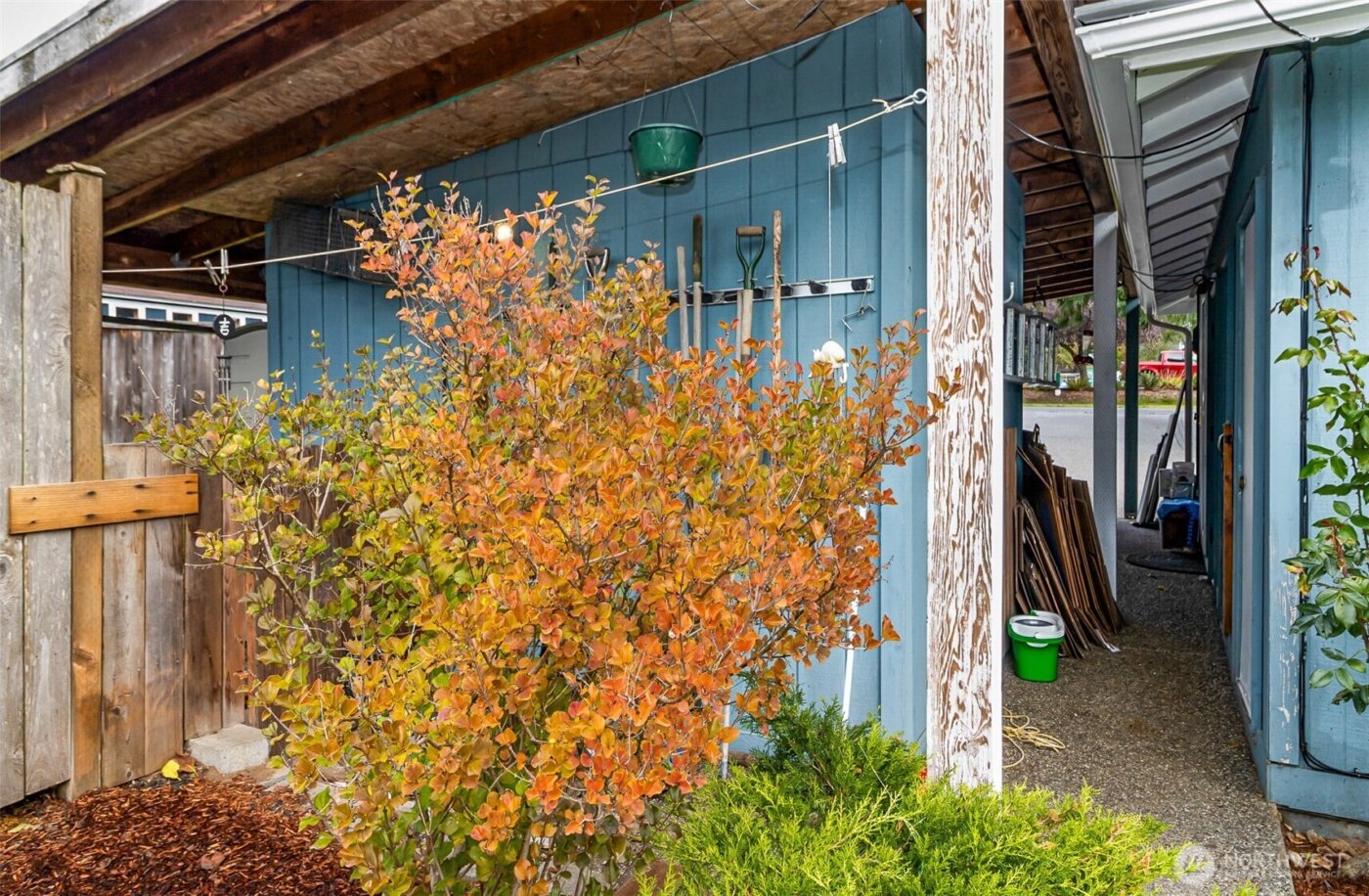 1302 Pine Avenue , Snohomish, WA 98290-1822