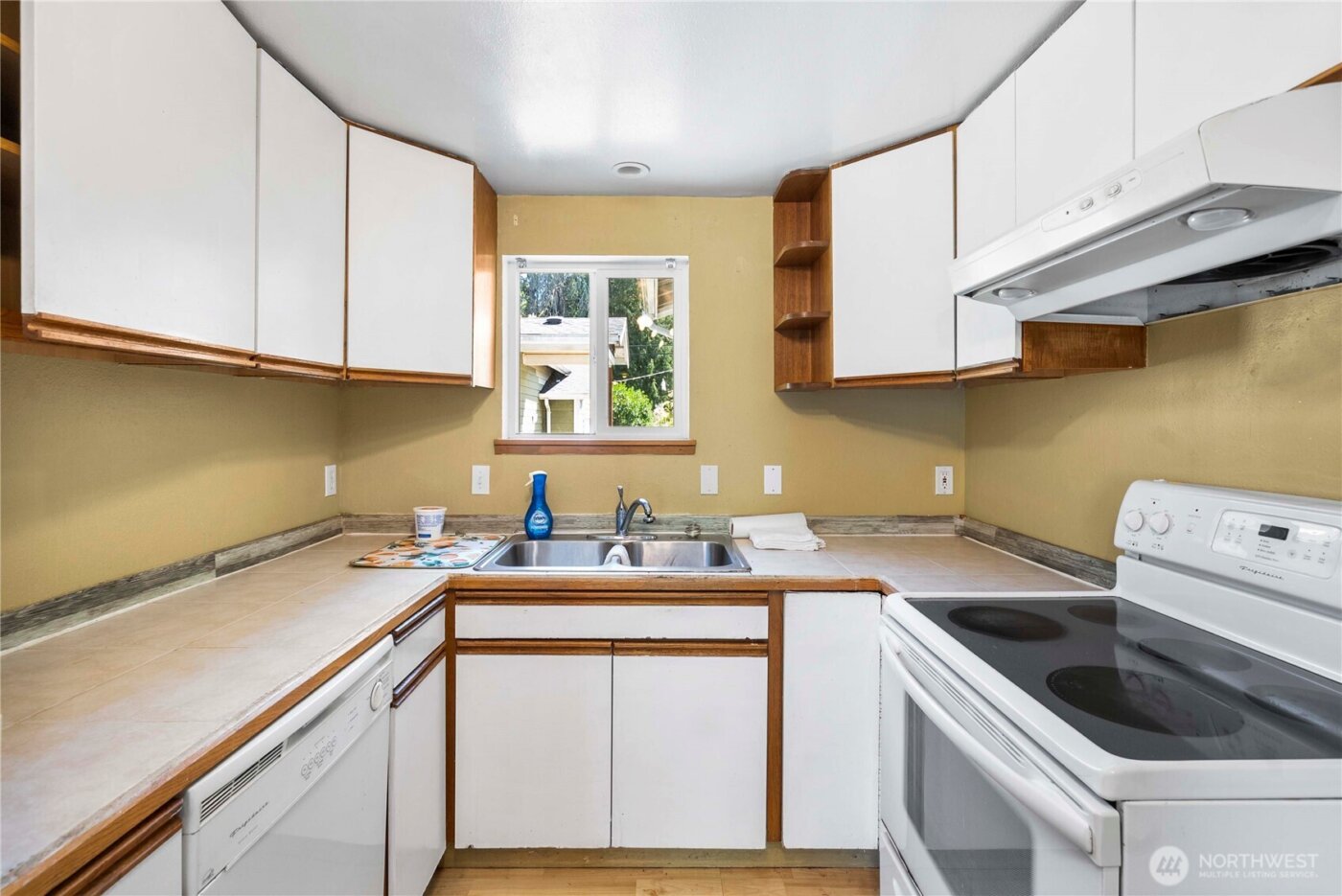 17551 12th Avenue NE, Shoreline, WA 98155-3714