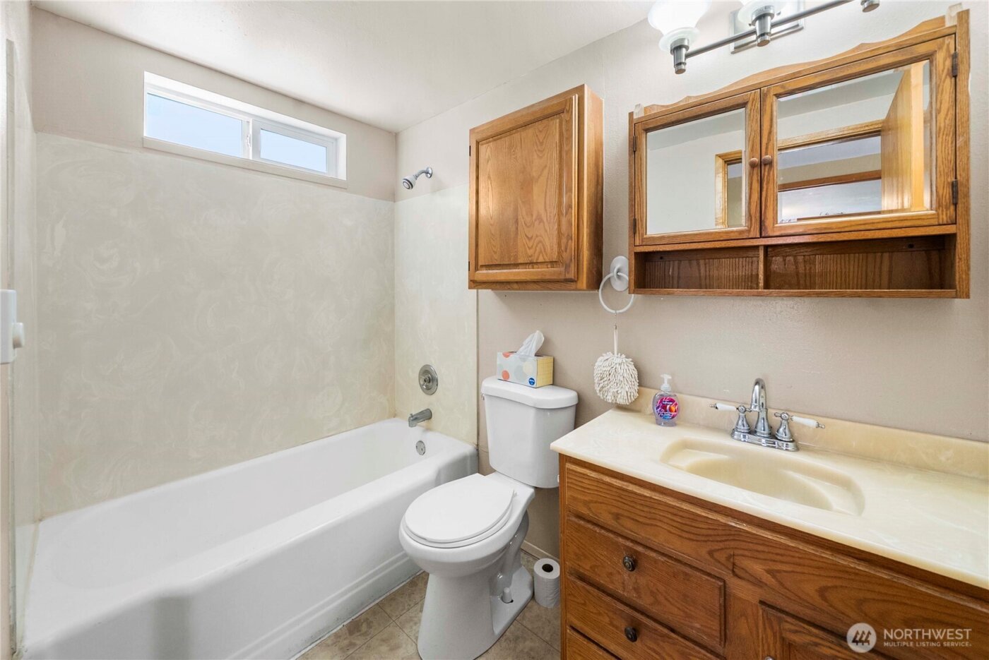 17551 12th Avenue NE, Shoreline, WA 98155-3714